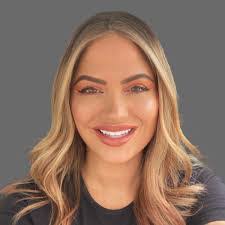 Mary Killingbeck's Instagram, Twitter & Facebook