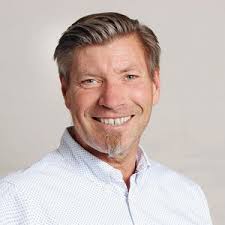 Ansprechpartner & -partnerinnen