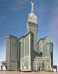 L'horloge de la mecque ne laisse guère indifférent. Une Horloge Geante A L Heure De La Mecque