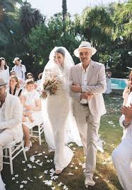 + «всё прошло душевно, как будто на уютном квартирнике. Regina Todorenko I Vlad Topalov My Stanovimsya Pohozhimi Dazhe Vneshne