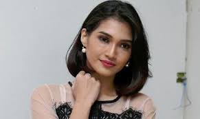 Siapa sahaja yang tidak mengenali dengan pelakon tampan idris khan atau nama sebenarnya, idris khan abdul ghaffar khan yang sering menjadi perhatian peminat. Peminat Harap Gambar Bogel Bukan Idris Khan