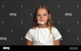 Mädchen 10 12 jahre alt -Fotos und -Bildmaterial in hoher Auflösung – Alamy