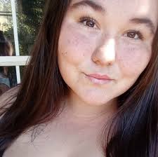 Is this a normal size difference? They are both supposed to be 6/7 weeks  black copper marans