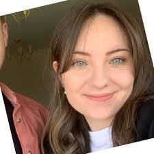 Jennifer Pettengill's Instagram, Twitter & Facebook