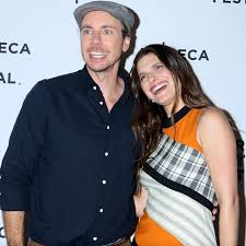 Find the perfect dax shepard 2003 stock photos and editorial news pictures from getty images. Is Lake Bell Related To Kristen Bell No They Re Not Sisters