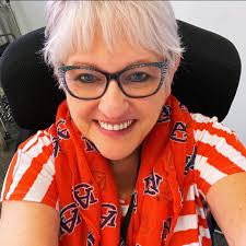 does anyone offer american sign language classes in the area?