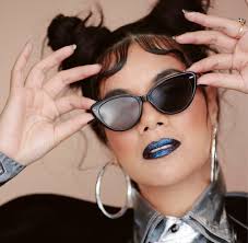 Spinning Yarns With Sian Episode #69: On Thursday the 5th, my guest