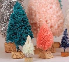 Faire De Petits Sapins De Noel En Laine Ou En Guirlandes Petit Sapin De Noel Deco Noel Fait Main Creation De Noel