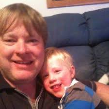 Why is the receiver voltage lower than the battery voltage in my boat?