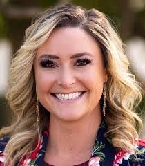 Carina Brady's Instagram, Twitter & Facebook