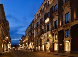 Over the centuries, it has faced earthquakes and volcanic eruptions, it has undergone a variety of dominations and urban changing. Palace Catania Una Esperienze Ab 123 1 8 9 Bewertungen Fotos Preisvergleich Italien Tripadvisor