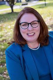 Anne Doerr's Instagram, Twitter & Facebook