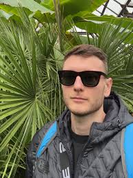 TBT to Glasgow in August this year 🏴󠁧󠁢󠁳󠁣󠁴󠁿 #tbt #glasgow #scotland  #highlandcows #underground