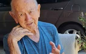 Gated Community Complains About Bee Poo 'Nuisance'