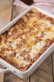 Lasagna Lasagne Bolognese Is A Hearty Italian Classic Recipe With Layers Of Fresh Pasta Bolognese Sauce Be Lasagna Bolognese Classic Lasagna Recipe Lasagna
