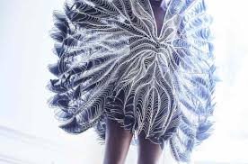 À savoir sur le verbe « coudre ». Couture Designers Of The Past Present Future Fashion Insiders