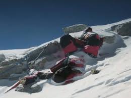 Among all climbers, more than 200 hundred people never come from mt. Over 200 Bodies On Mount Everest Used As Landmarks Here Are A Few Of Them Atchuup Cool Stories Daily