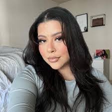 Tabitha Redding's Instagram, Twitter & Facebook