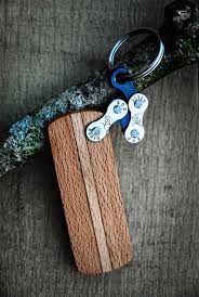 Porte Clefs Chaine De Velo En Bois Wooden Key Holder Wooden Keychain Bicycle Chains