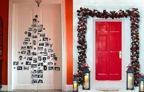 Encuentra y descarga las fotos más populares de decorar arbol navidad en freepik gratis para uso comercial imágenes de gran calidad más de 6 millones de fotos de stock. 17 Ideas Para Decorar La Puerta De Tu Casa Esta Navidad