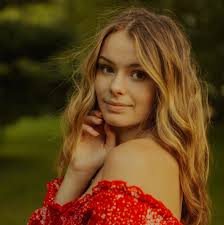 Looking for recommendations for a photographer to do senior pictures.