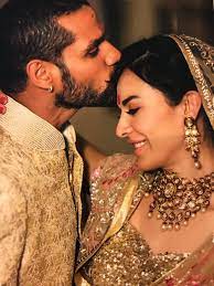 After a few years, both fall in love and they decided to get married. Ayesha Mukherjee Interesting Facts About Shikhar Dhawan S Wife
