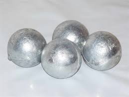 He bears a striking resemblance to cold feet, as for he is a direct reference to cinko's series 3 little ugly plush toy. Plataus Asortimento Metalai