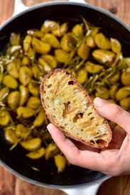 How To Make Garlic Confit Garlic Oil Recipe Garlic Cooking Dishes Garlic Oil
