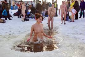 Голые девушки купаются на крещение (80 фото) - порно и эротика HuivPizde.com
