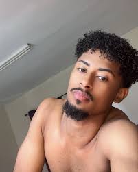 Salut 👋😊, bon début de semaine à toi 🥰👌🤍