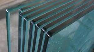 Daun pintu kaca frameless yang bisa terdiri dari satu daun (jenis pintu single) atau dua daun (jenis pintu double) biasa menggunakan material kaca tempered 12 mm agar terjamin. Jenis Tebal Dan Ukuran Kaca Standar Kaca Patri Gudang Art