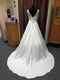 Da es aus 2 teilen besteht, kann man sich entscheiden, welche version man bevorzugt: Brautkleid Grazie 60er 50er Er 1018 4 Brautparadies Jordan