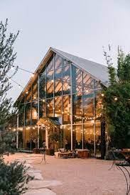 This Chic Austin Wedding Took Place In A Glass Barn The Ultimate Statement Venue Wedding Venues Texas Barn Wedding Venue Outdoor Wedding Venues
