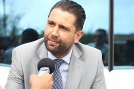 La entrevista.com-Pablo Moore Casino Admiral "Cenar viendo un show por 15  euros es algo muy sugerente"