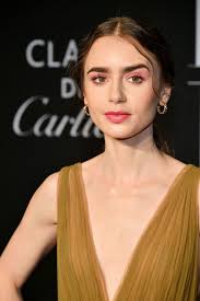 Loạt ảnh "bạch tuyết" Lily Collins đi sự kiện đang khiến dân tình điên đảo:  Xinh rụng rời, bảo sao được gọi là nữ thần thảm đỏ