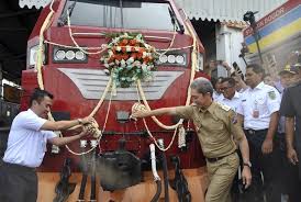 Jadwal kereta api pangrango reguler rute bogor sukabumi 19.50. Warga Sukabumi Sambut Penambahan Perjalanan Ka Pangrango Republika Online