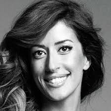 Ana moura (nascida a 17 de setembro de 1979, santarém, portugal) é uma cantora portuguesa conhecida por ser uma das fadistas com mais sucesso internacional de sempre. Ana Moura Bio Family Trivia Famous Birthdays