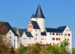 George's church dominates the scene of the large county town of schwarzenberg in saxony's district of erzgebirgskreis construction history. Ausflug Zum Schloss Schwarzenberg 2018 Senertec Dachs Fan Club