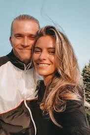 Sophia thomalla pendelte zuletzt tausende kilometer für die liebe. Sophia Thomalla Loris Klappt S Jetzt Mit Dem Parchen Alltag Gala De