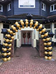 Purple Black And Gold Balloon Arch 30 Wonderful Black And Gold New Years Eve Party Decoration Ideas Black And Gold Party Decorations Gold Theme Party Black Gold Party