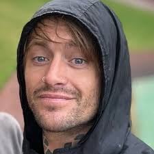 Sean Mead's Instagram, Twitter & Facebook