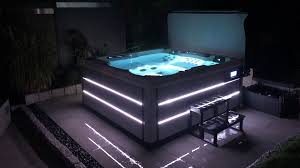 Aussenwhirlpool Fur 4 6 Personen Von Aida Whirlpool Aussenwhirlpool Pool