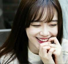 See Through Bangs The Most Popular Hair Trend In Korea See Through Bangs Popular Hairstyles Korean Short Hair