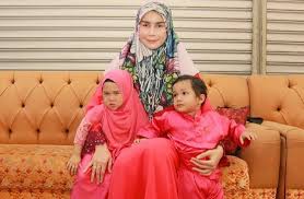 Sejumlah kalangan juga mengajukan kriteria inspirasi dan impak secara. Atlet Terjun Negara Dakwa Diperkosa Jurulatih Media Hiburan