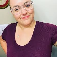 Anna Hirsch's Instagram, Twitter & Facebook