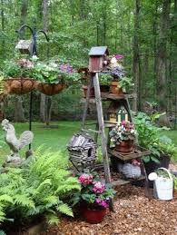 50 Suprising Garden Art From Junk Design Ideas For Summer 29 Diy Garden Decor Garden Yard Ideas Farmhouse Garden