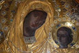 A oprit epidemii de ciuma si de holera, a potolit suferinte, a fost in pelerinaje prin intreaga lume, chiar si in romania. Ventila LuminÄƒ LiniÈ™tit Braul Maicii Domnului Minuni Macrodesign Ro