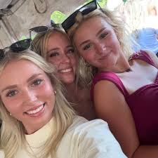 Lily Strait (@lilystraitt) • Instagram photos and videos