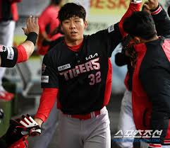 Jun 30, 2021 · osen=광주, 이선호 기자 kia 타이거즈 간판타자 최형우(39)가 돌아왔다. ê´'ì£¼ ížˆì–´ë¡œ ì™¼ì† ëŒ€íƒ€ 1ì˜µì…˜ í•´ê²°ì‚¬ ë³€ì‹  Kia ì´ì •í›ˆ í˜•ìš° ì„ ë°° ëŒì•„ì˜¤ì‹œê¸° ì „ê¹Œì§€ ì¡°ì„ ì¼ë³´