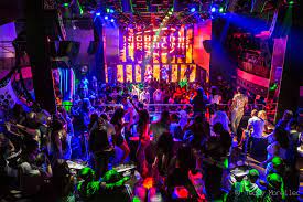 Frédéric beigbeder et jean d'ormesson (conversations d'un enfant du siècle). Top 10 Des Boites De Nuit Pour Draguer A Paris